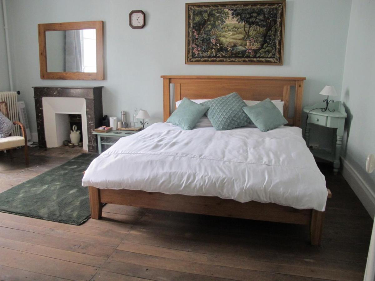 Chezlola Bed and Breakfast Civray  Eksteriør billede